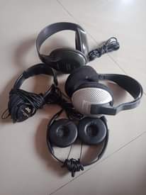 A picture of WAHI OKOTA HEADPHONE ZA WAYA USED FROM UK KWA BEI