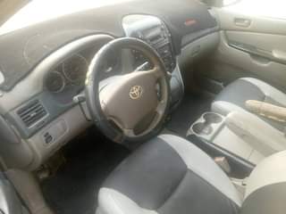 A picture of 2005 Toyota Sienna