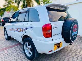 A picture of Rav4 Killtime No CAV Year 2004 Cc 1790 Haina shida