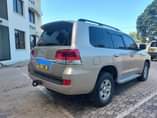 A picture of TOYOTA LANDCRUISER VX V8