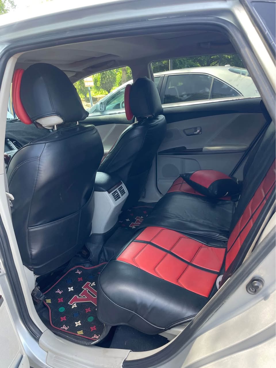 A picture of Toyota Venza 2010 XLE