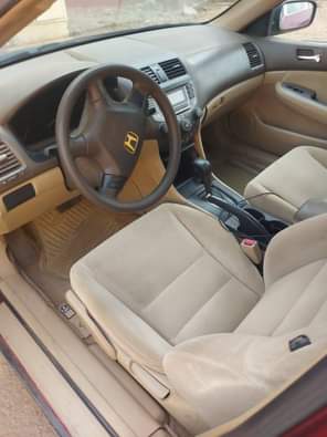 A picture of 2007 Honda DC Sound engine gear n AC Neat interior
