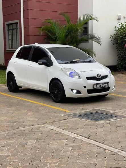 A picture of TOYOTA VITZ FOR SALE ASKING PRICE 620K NEGOTIABLE CALL WHATSAPP