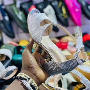 A picture of Shoe