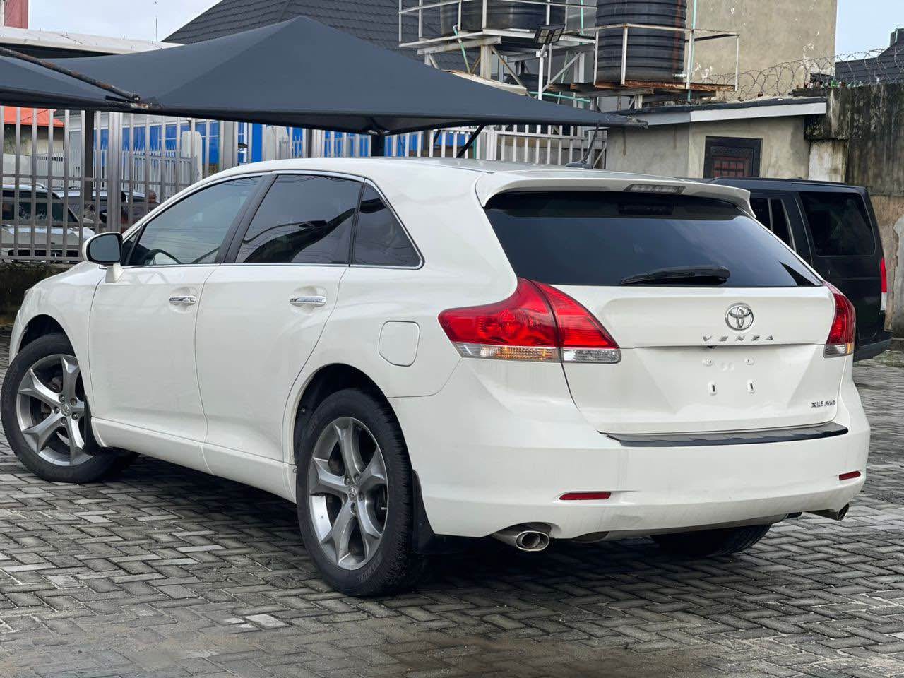 A picture of Distress sell SHARP TOKS 2012 TOYOTA VENZA XLE ACCIDENT FREE