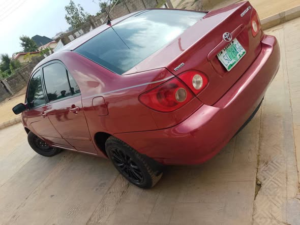 A picture of TOYOTA COROLLA 2007