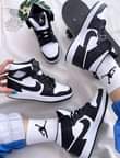 A picture of Classy sneakers
