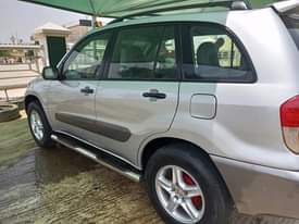A picture of 2003 Toyota Rav4