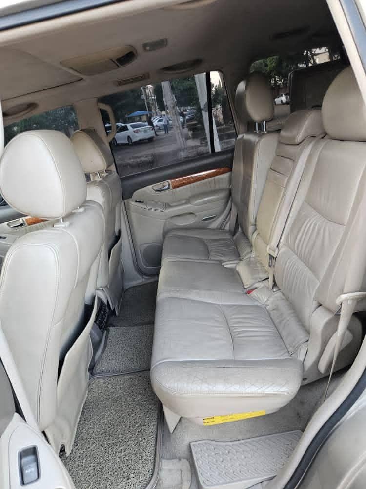 A picture of Belgium standard Gx470 2005 model 09134341345