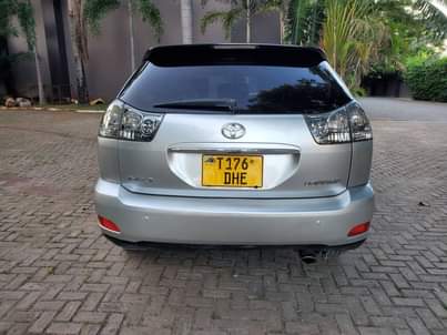 A picture of Toyota Harrier New