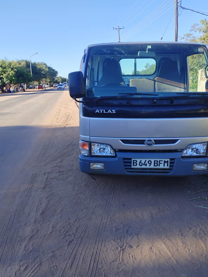 used nissan atlas