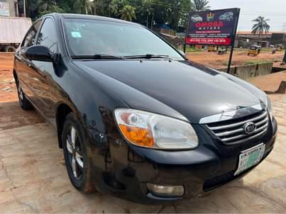A picture of Reg Kia Cerato 2008 model owner need money extremely clean