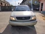 A picture of LEXUS RX 300