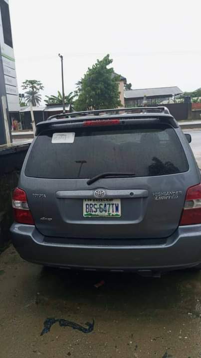 A picture of Toyota Highlander 2004 Premium Accident Free 1MZ v6 engine and