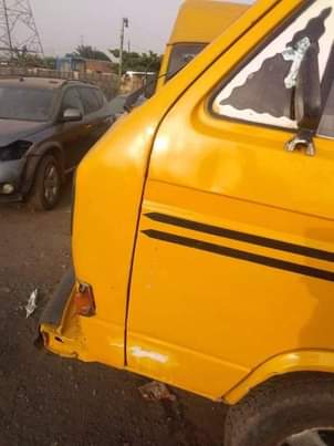 A picture of Bus Volkswagen vanagon