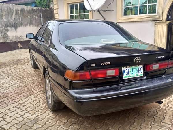 A picture of Toyota pencil camry Engine and gear perfect Ac cool Nothing