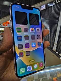 A picture of Apple iPhone 13 128GB