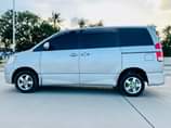 A picture of Toyota noah