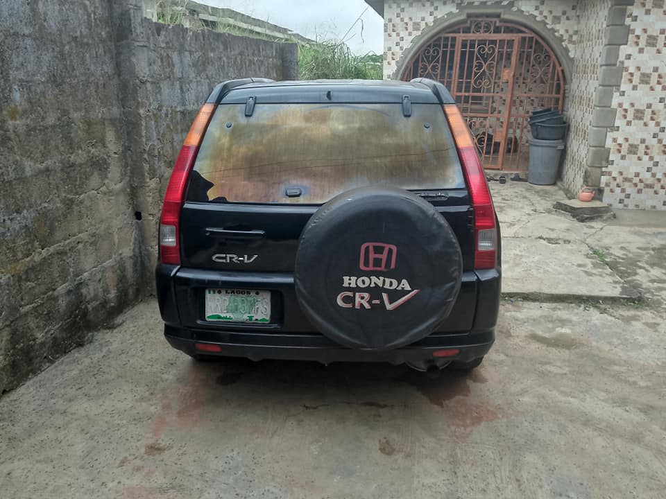 A picture of Honda CR V 04 model