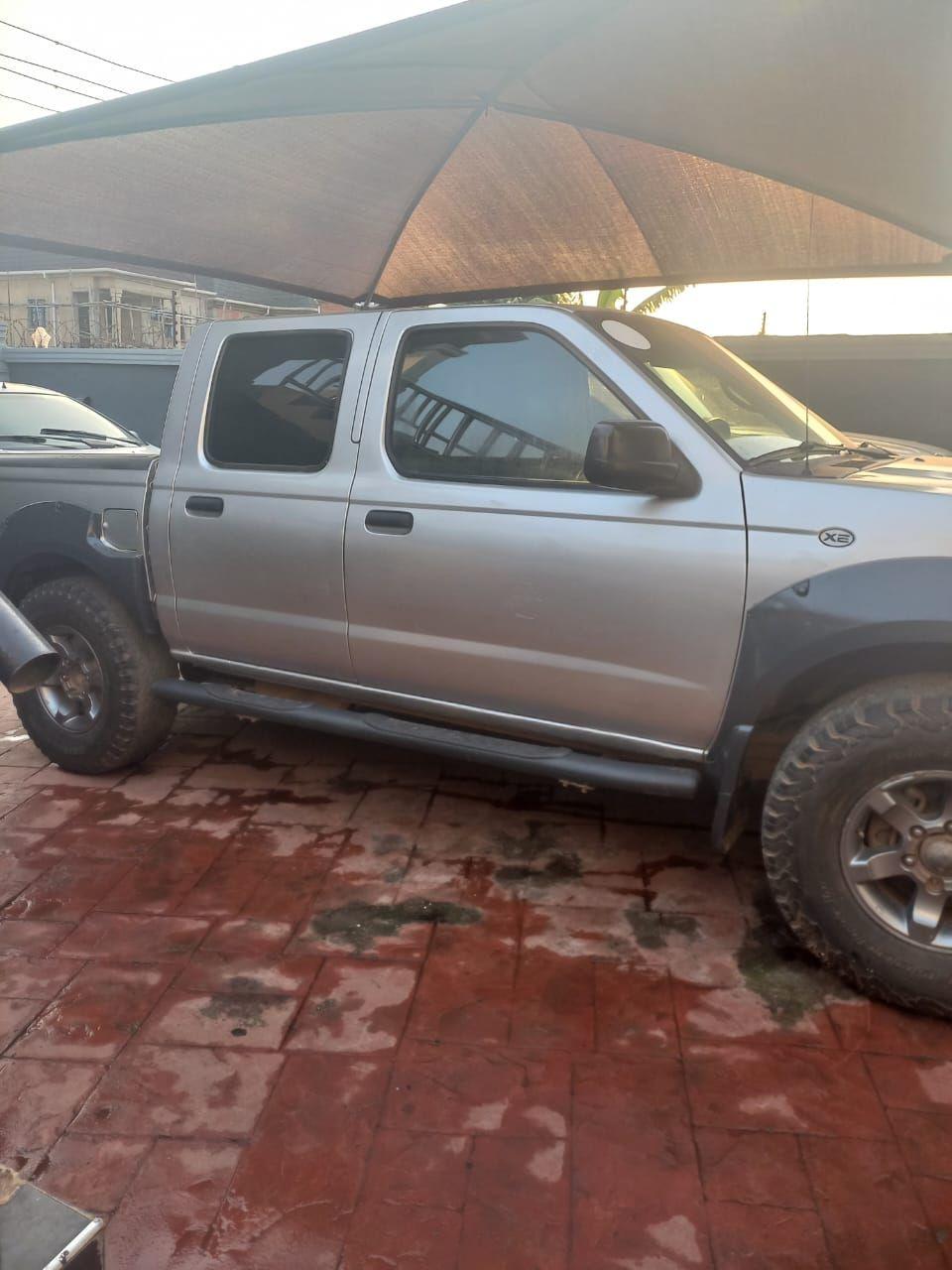 A picture of Car nissan frontier