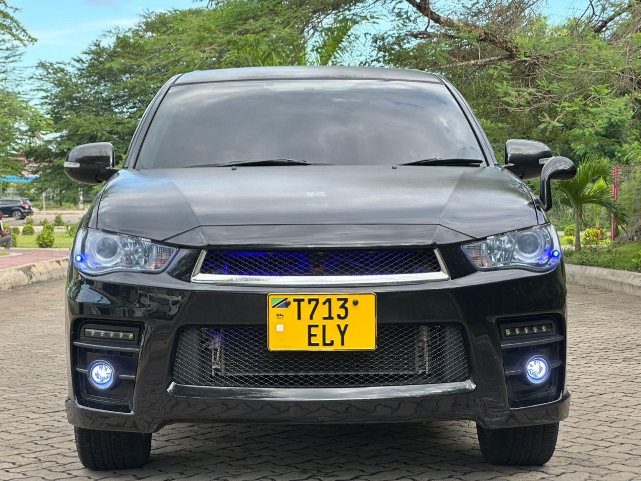 A picture of MITSUBISHI OUTLANDER NEW