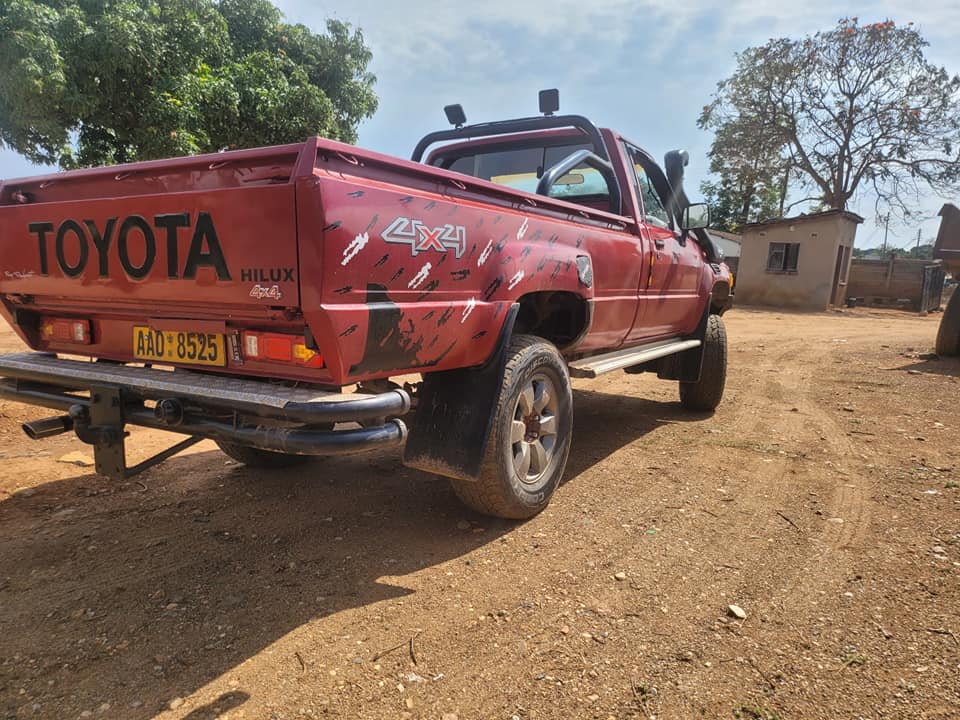 used toyota hilux