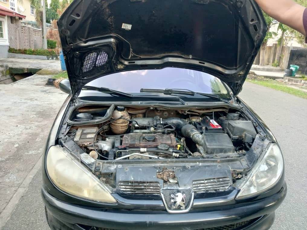 A picture of  Super distress 2005 Peugeot 206 wagon Manuel with super