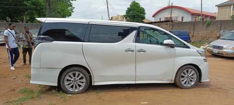A picture of Direct tokunbo TOYOTA VELLFIRE 08141617024