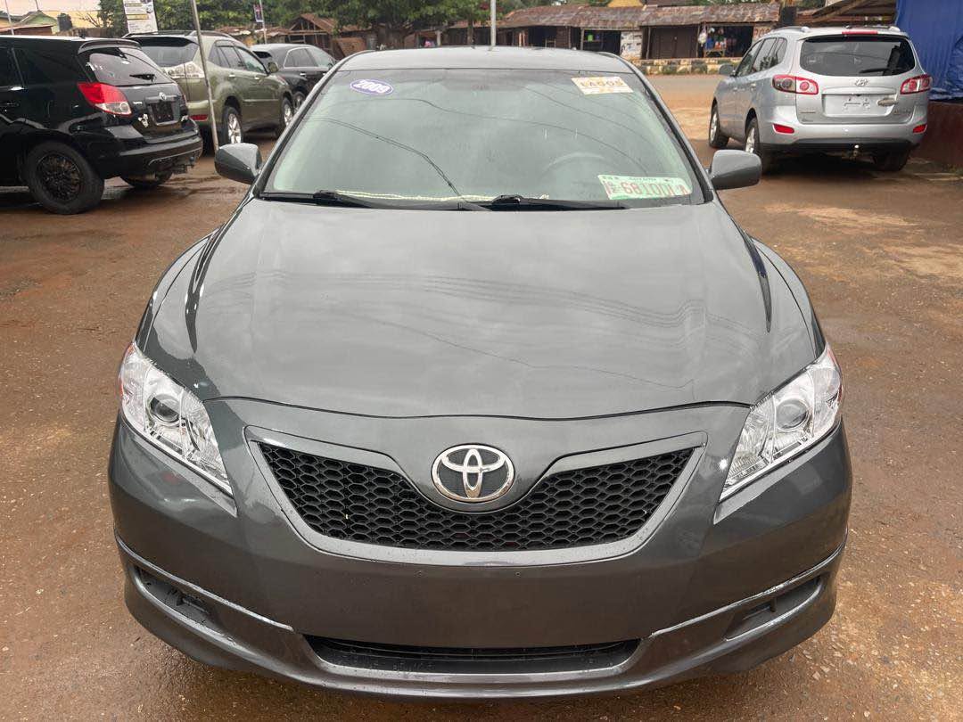 A picture of 2008 TOYOTA CAMRY SE