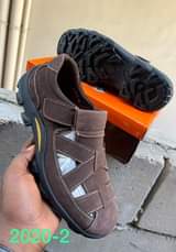 A picture of Njoo nikupatie Viatu vya ngozi Orignal size 39 40 41