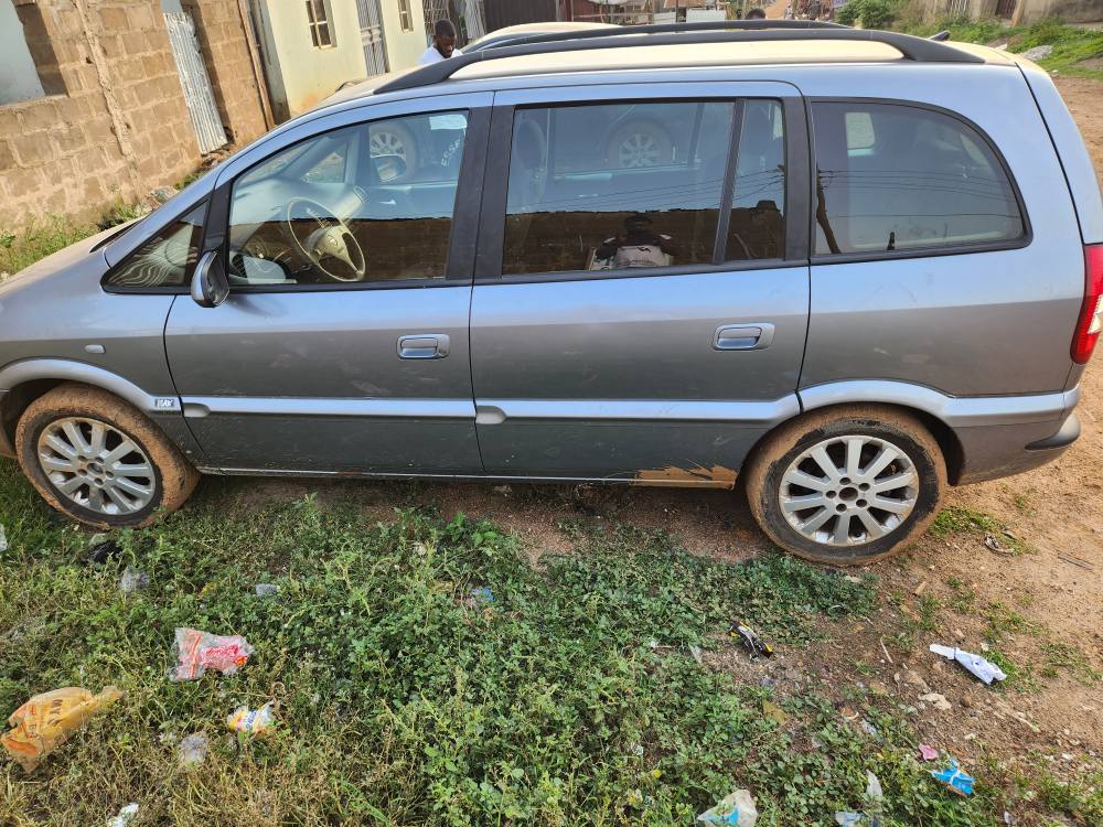 A picture of Opel zafira 2005
