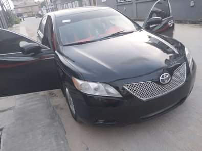 A picture of Quick deal Clean 2009 Toyota Camry Toks engine and gear