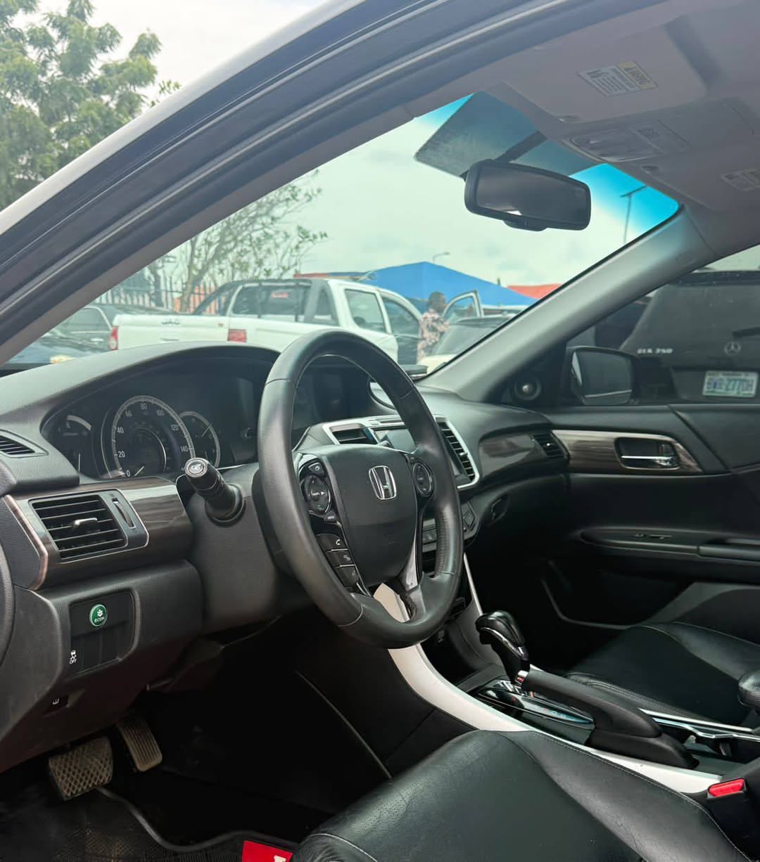 A picture of Honda Accord 2016