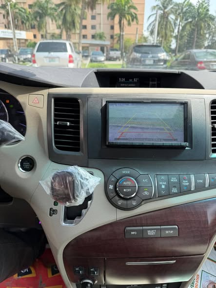 A picture of Extremely clean Foreign used 2011 Sienna Limited Accident free Thumbstart