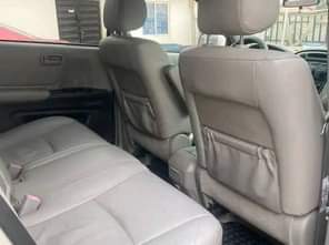 A picture of REGISTERED 2004 TOYOTA HIGHLANDER First body Pan Barley Used leather