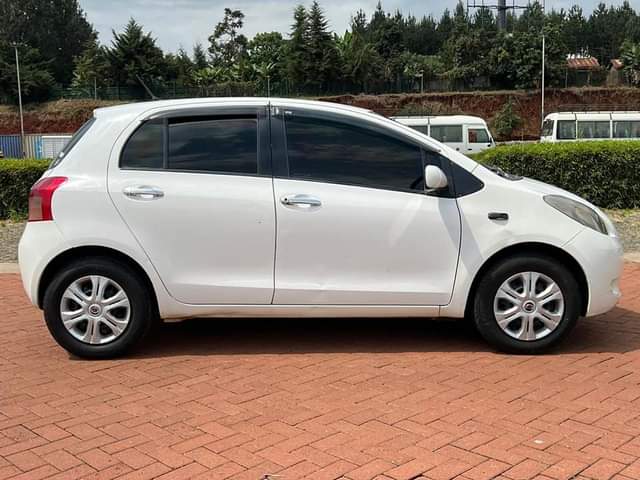 A picture of TOYOTA VITZ