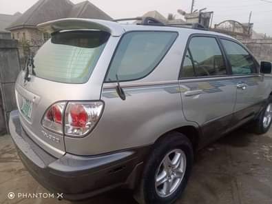 A picture of Belgium grade Lexus Rx 300 2002 model silent engine with