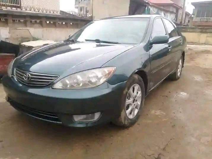 A picture of Toyota carmy 2005
