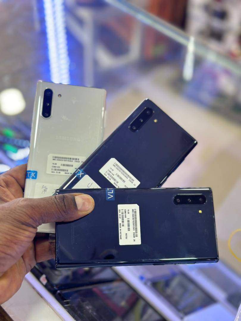 A picture of Uk used phones with warranty call__0707845400