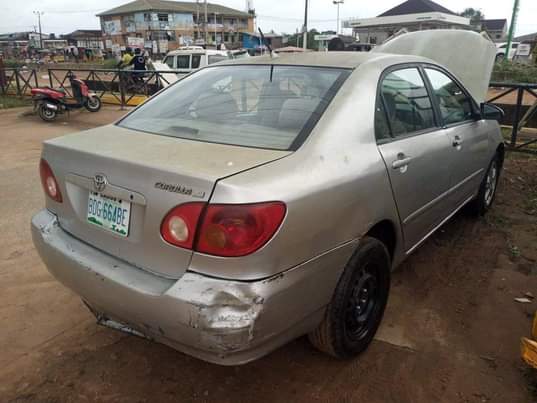 A picture of Toyota Corolla 03