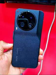 A picture of Camon 30 premier