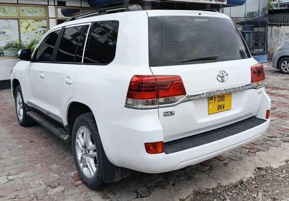 A picture of TOYOTA LANDCRUISER 1VD V8
