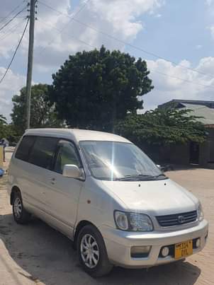 A picture of Toyota noah