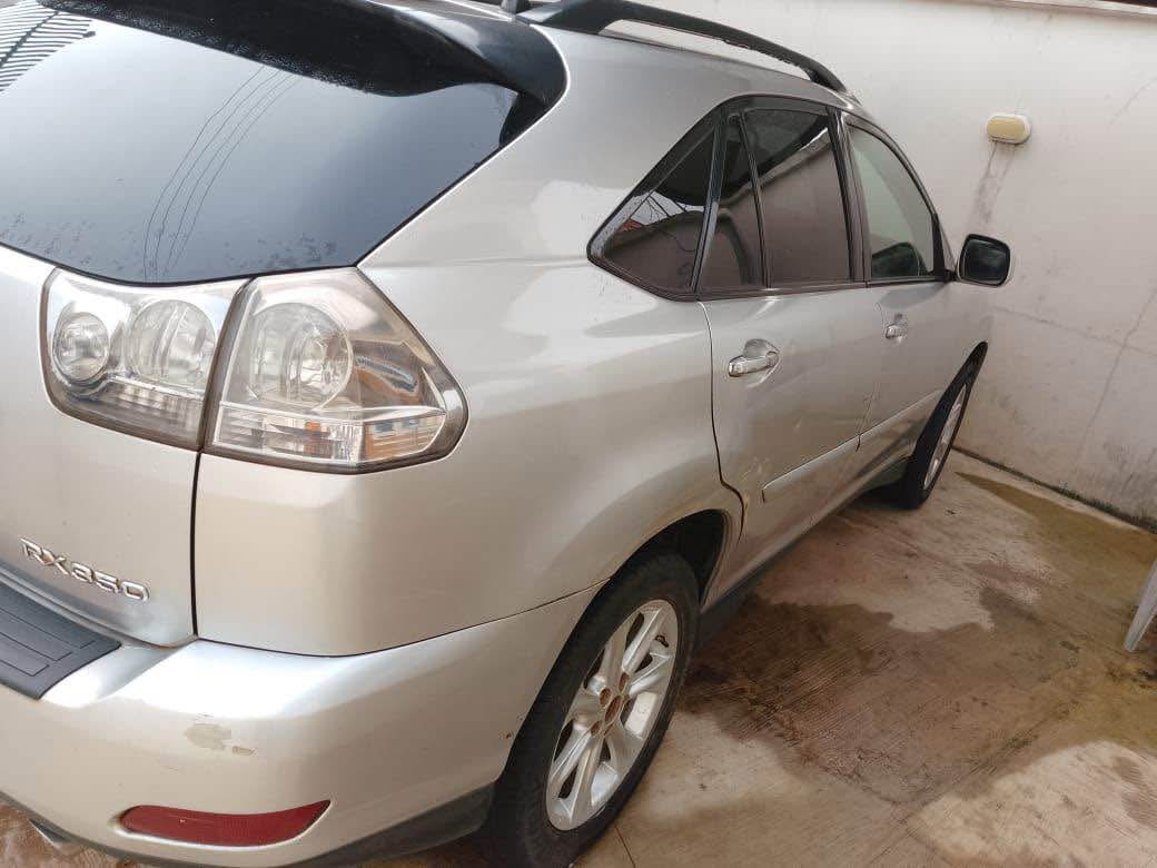 A picture of Lexus rx350 de