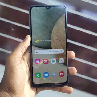 A picture of SAMSUNG GALAXY A12 USED