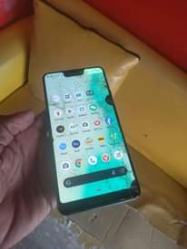 A picture of Google pixel 3xl gb128