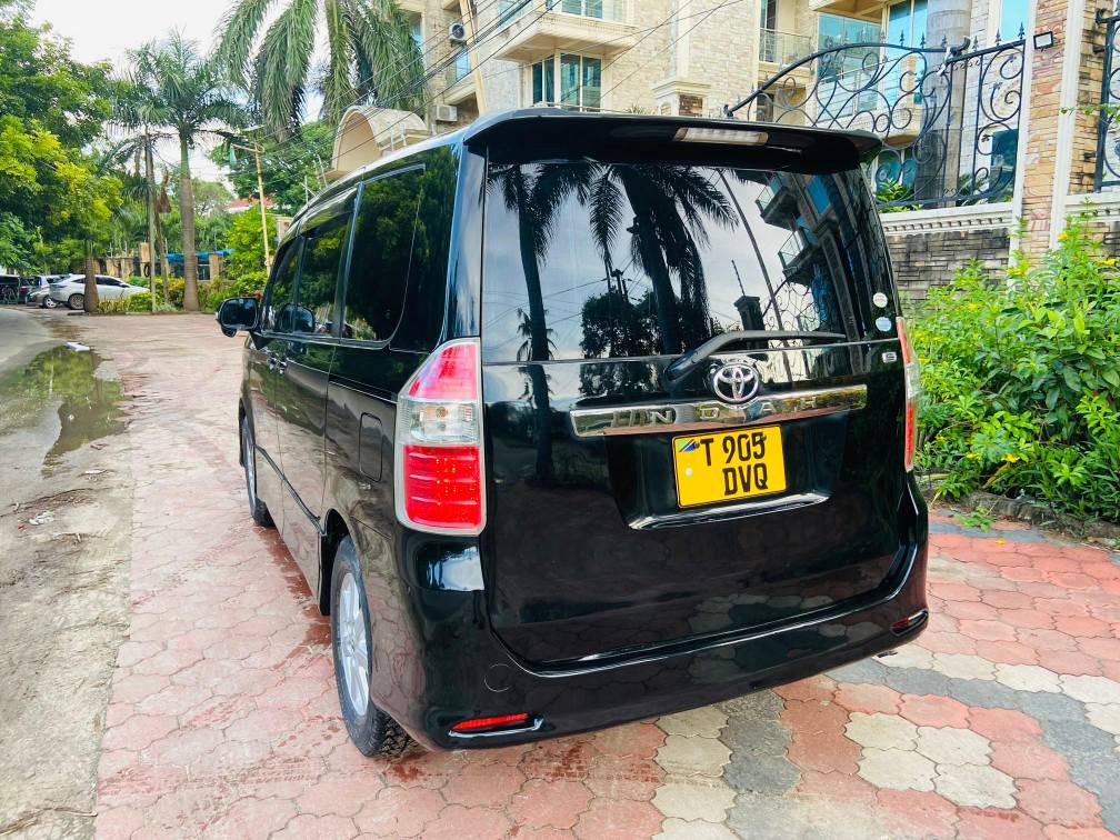 A picture of TOYOTA NOAH NEW MODEL BEI .............15.5M 0682287760