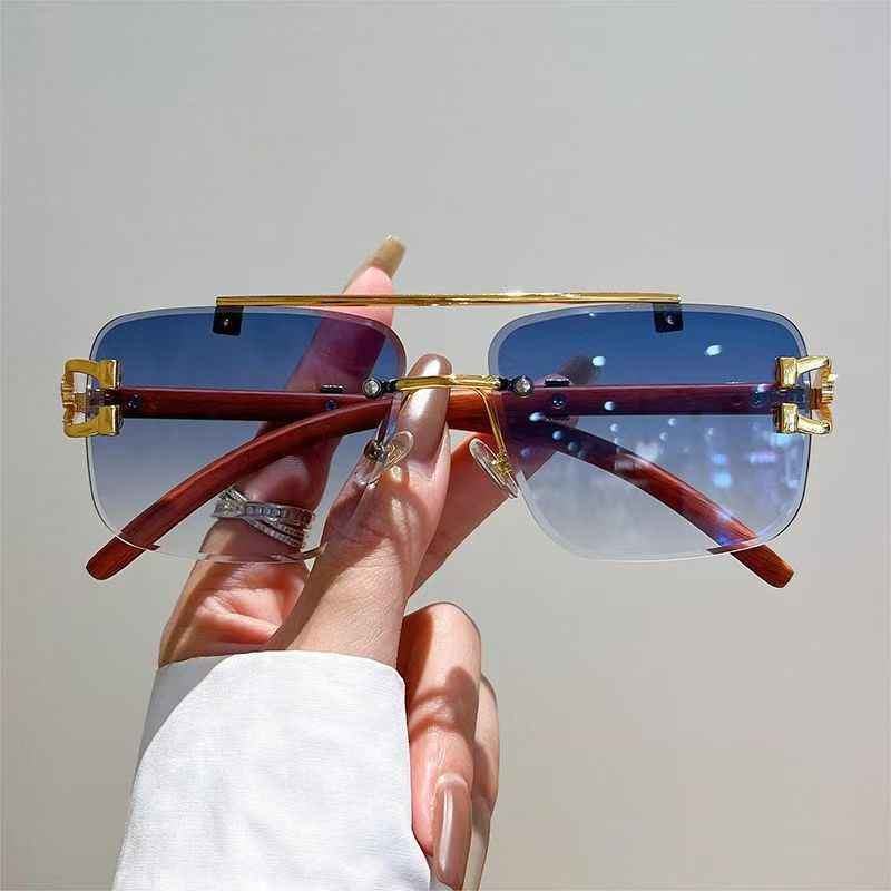 A picture of Fashionable rimless sunglass