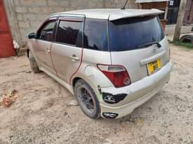 A picture of 2004 Toyota Ist