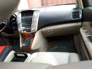 A picture of Neatly Nigerian used Lexus RX330 everything is working perfectly fine